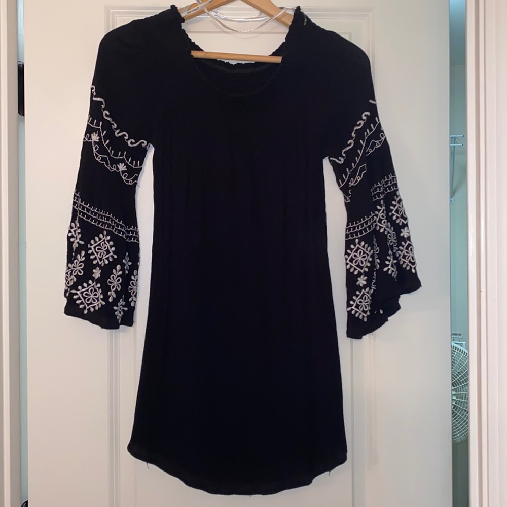 Blue Island loose fitting on/off shoulder tunic top